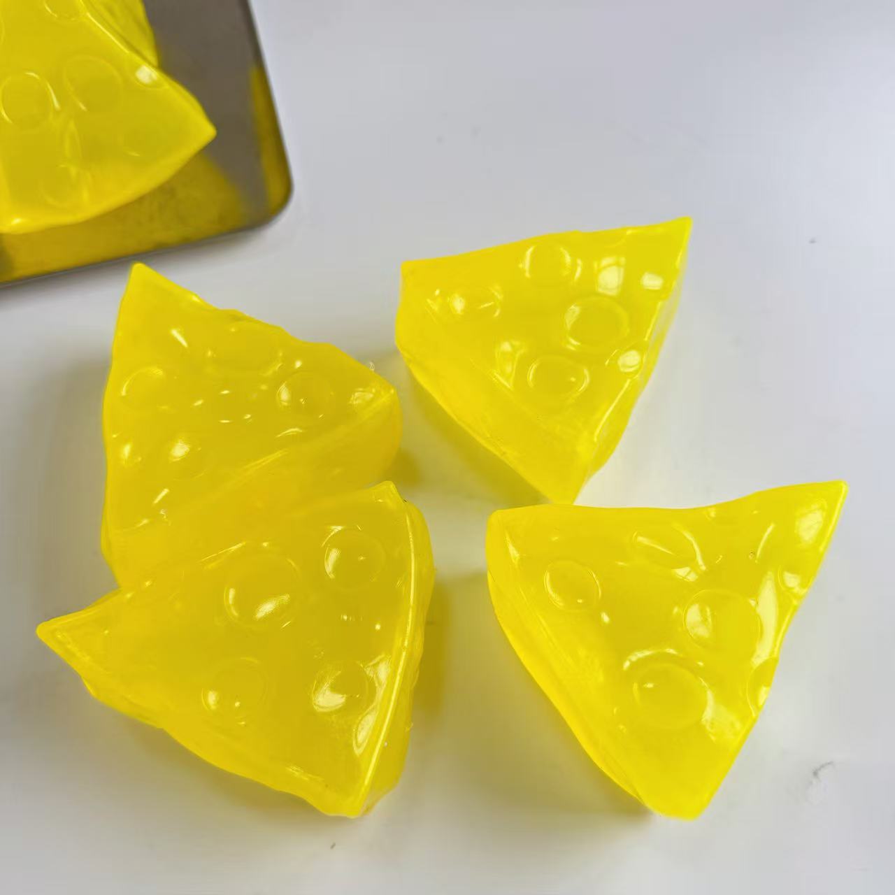 Coconut Oil Refined - Mainan Squishy Irisan Keju Minyak Kelapa